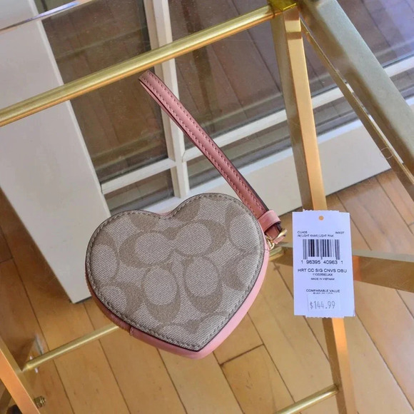 Coach CU405 Coach X Observed By Us Heart Coin Case In Signature Canvas - Picture 4 of 7